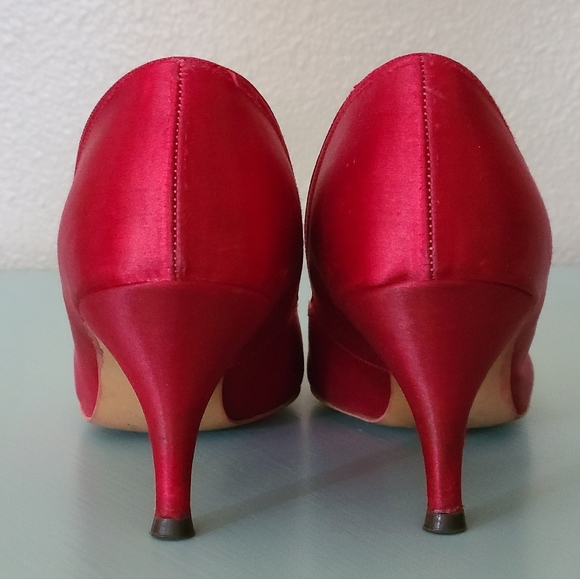 Vintage 1950s Red Satin Pumps size 6 - Picture 4 of 10